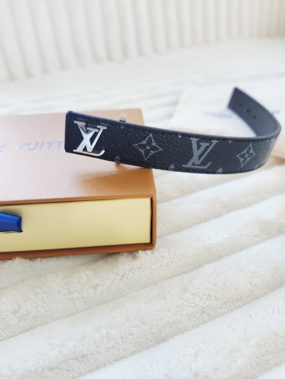 Louis Vuitton LV Slim Bracelet Monogram Eclipse Silver LV Size 21